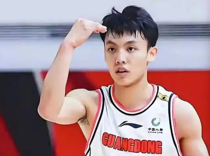 广东队陈家政王洪泽遭冷落 杜锋战术布局引争议