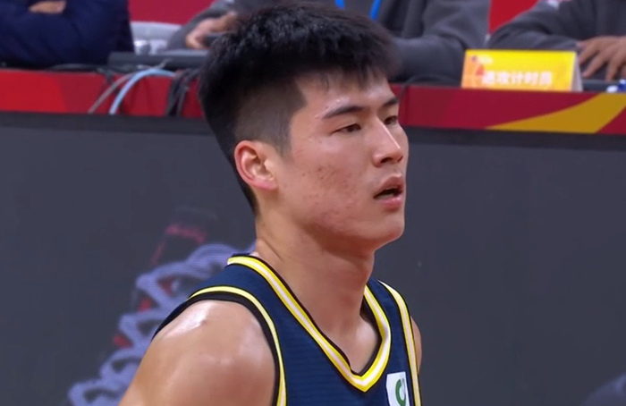 广东队陈家政王洪泽遭冷落 杜锋战术布局引争议