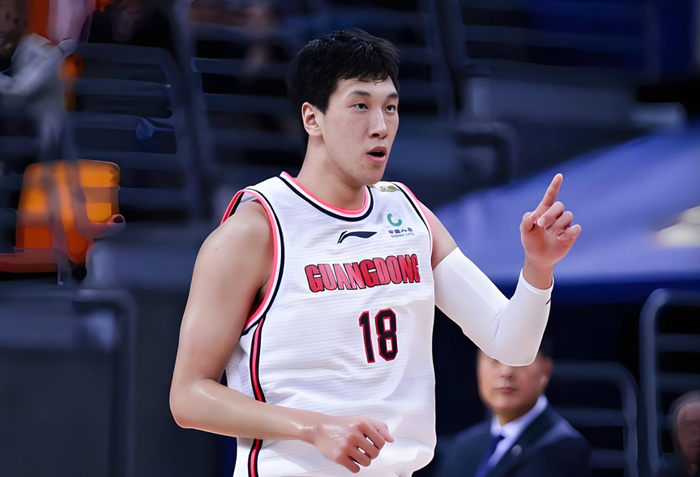 广东队陈家政王洪泽遭冷落 杜锋战术布局引争议