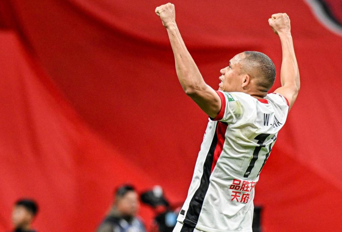 成都蓉城客场惊险绝平重庆铜梁龙