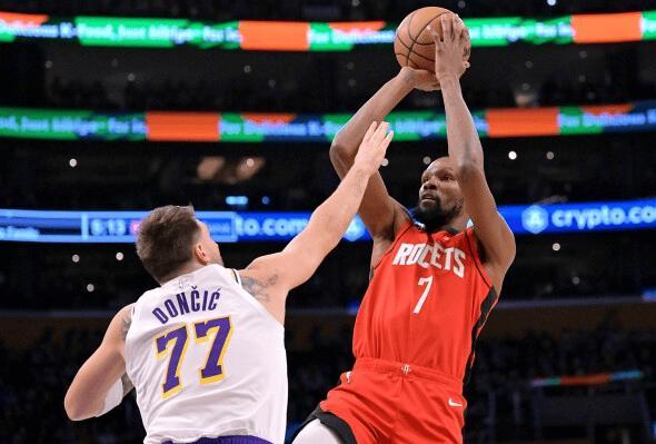 湖人强势冲三甲 火箭低迷快船逆袭 勇士深陷困境