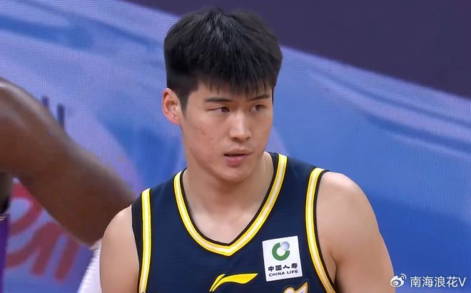 杜锋怒怼记者质疑陈家政出场时间 广东大胜四川