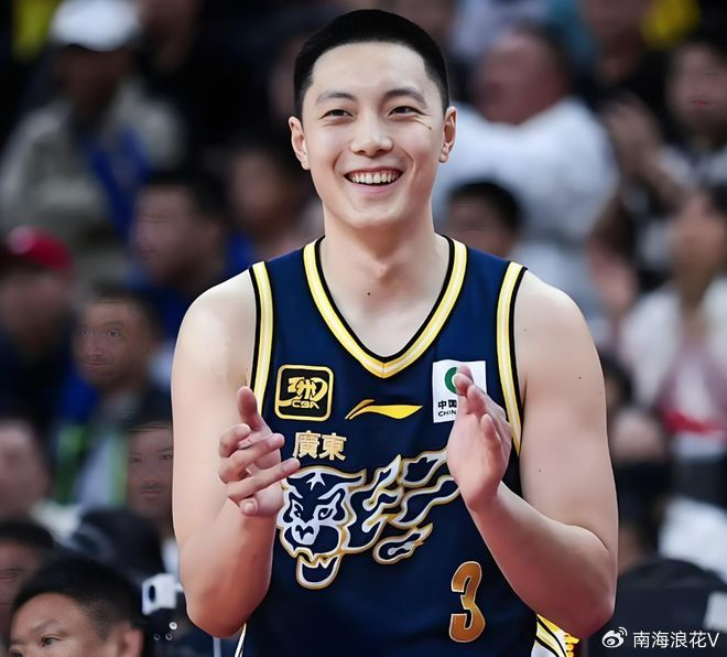 杜锋怒怼记者质疑陈家政出场时间 广东大胜四川