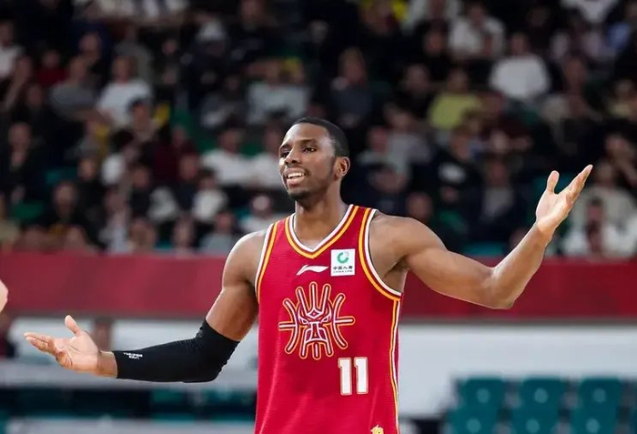 王浩然33分率队逆转深圳，山西防守漏洞成隐患